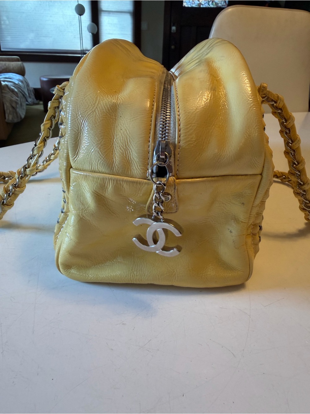 CHANEL Pale Yellow modern bowling chain bag - Picture 4 of 12